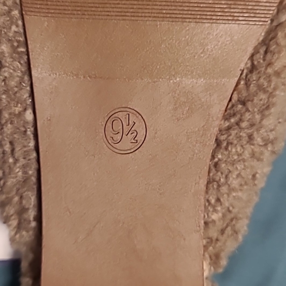 NWT Slide On Slippers - Women’s Size 9.5 - Picture 6 of 7